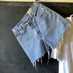 Vintage/ retro Eddie Bauer denim high rise shorts
